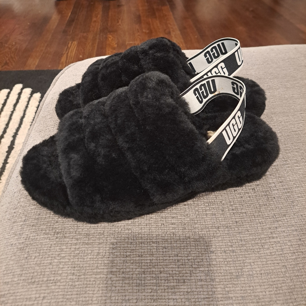 Womans UGG Slides